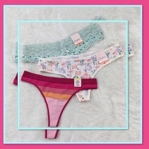 NWT CANDIES/SO THREE PAIR THONG PANTIES S